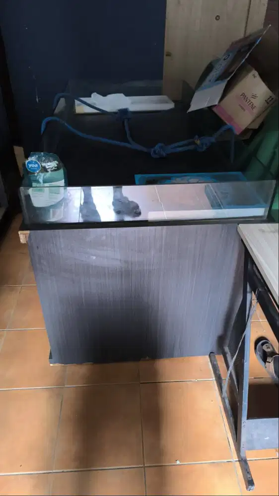 Meja Storage gede banget