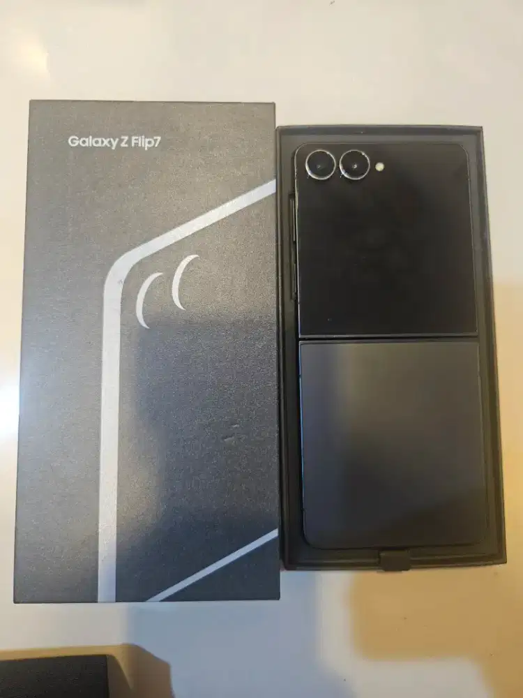 Samsung galaxy z flip 7 512gb black garansi sein masih 8 bulan