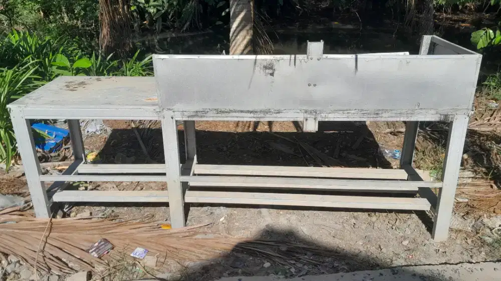 Dijual meja/rombong bekas jualan