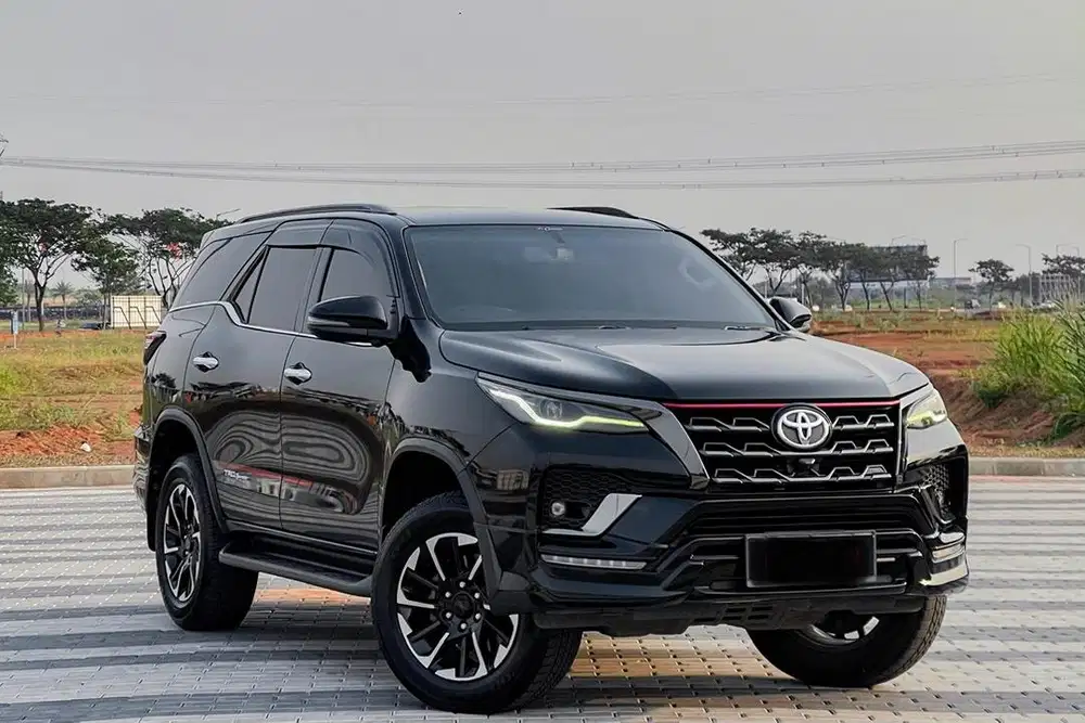 TOYOTA FORTUNER TRD 2.4 AT 2021 last edition km LOW3803