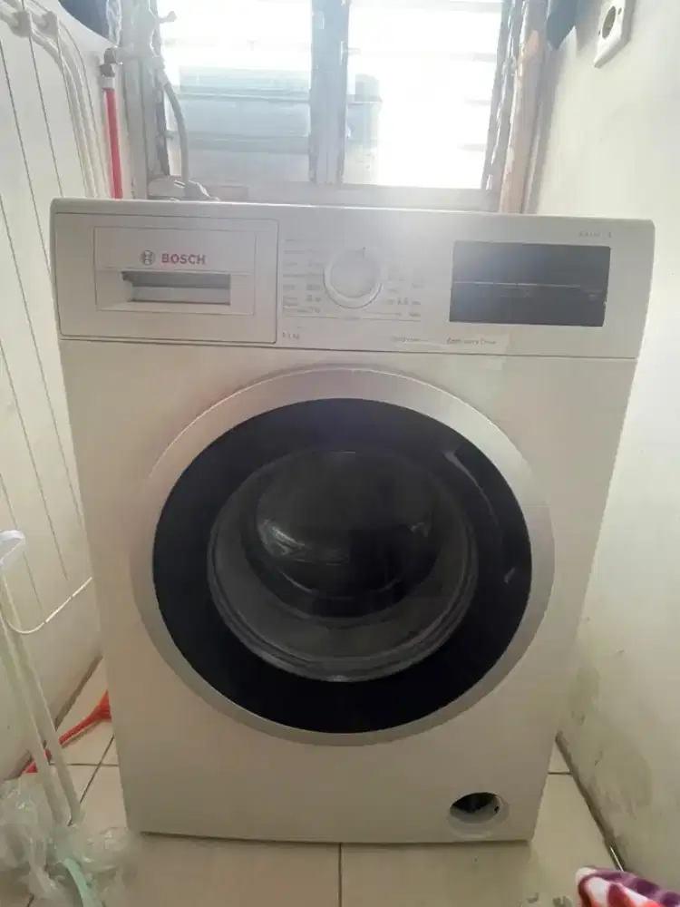 Mesin cuci front load merk Bosch masih mulus