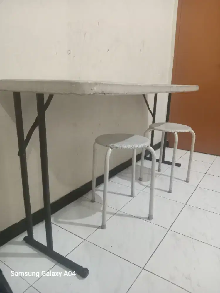 Kursi krisbow putih
