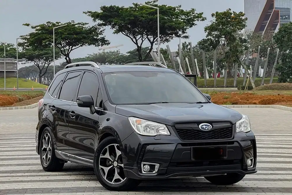 SUBARU XT 2.0 AT 2013 HITAM BERGARANSI