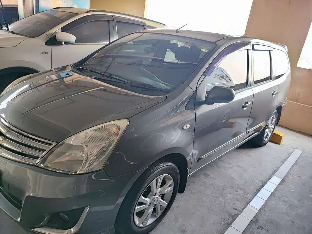 Nissan Grand livina 2013 Bensin