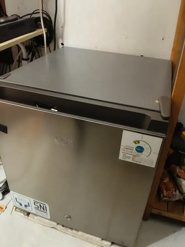 Kulkas Mini Bar GEA GS-06DR