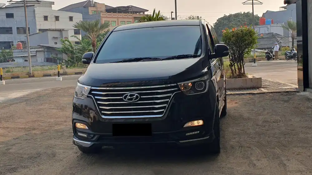 Hyundai h1 royale diesel 2019 coklat km 57 ribuan