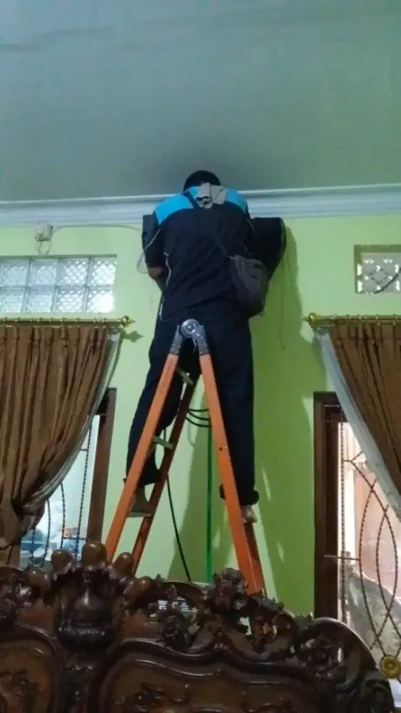 Jasa cek kulkas & isi freon Bergaransi