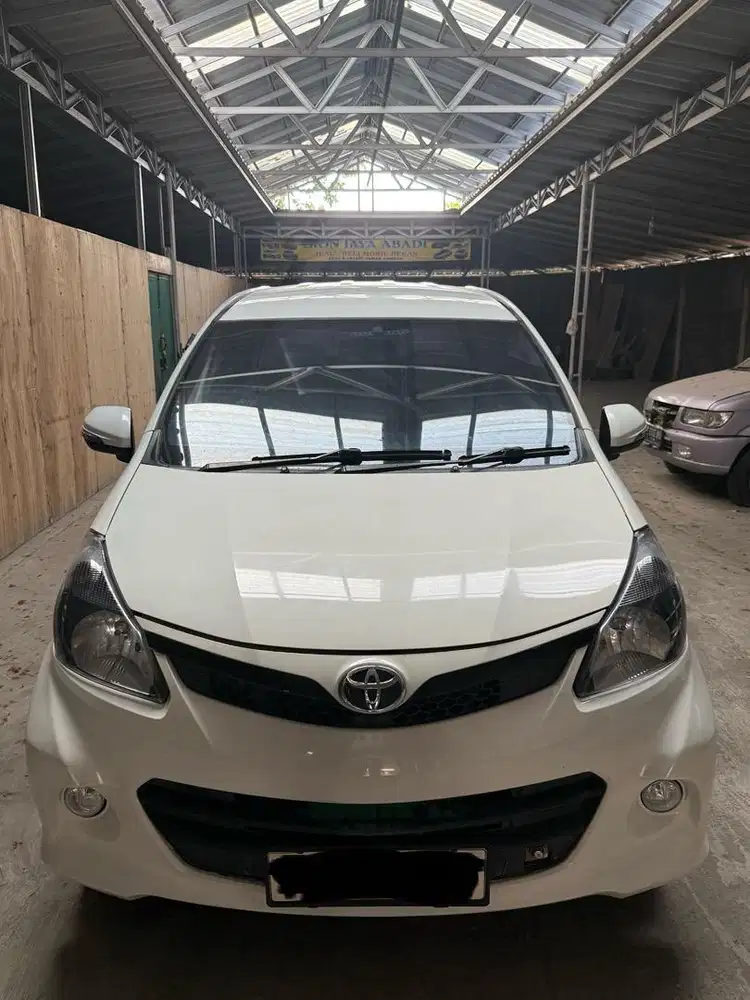 Toyota Avanza Veloz 1.5 AT 2013