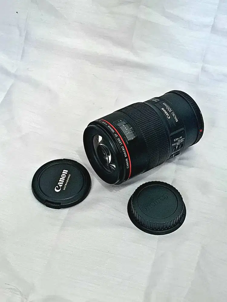 Canon EF 100mm f/2.8L Macro IS USM - Fullset Istimewa (Ex Garansi)