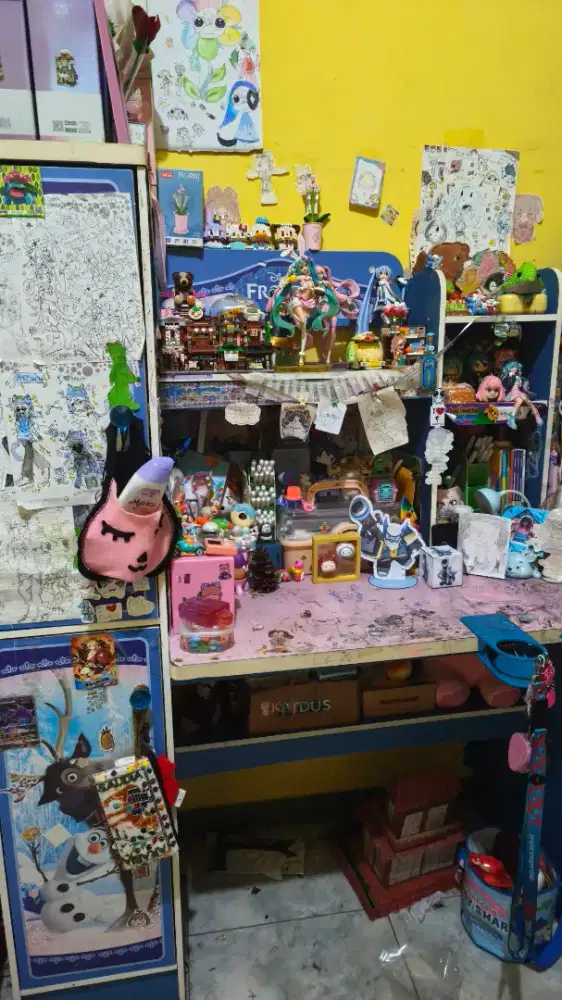 Meja belajar anak
