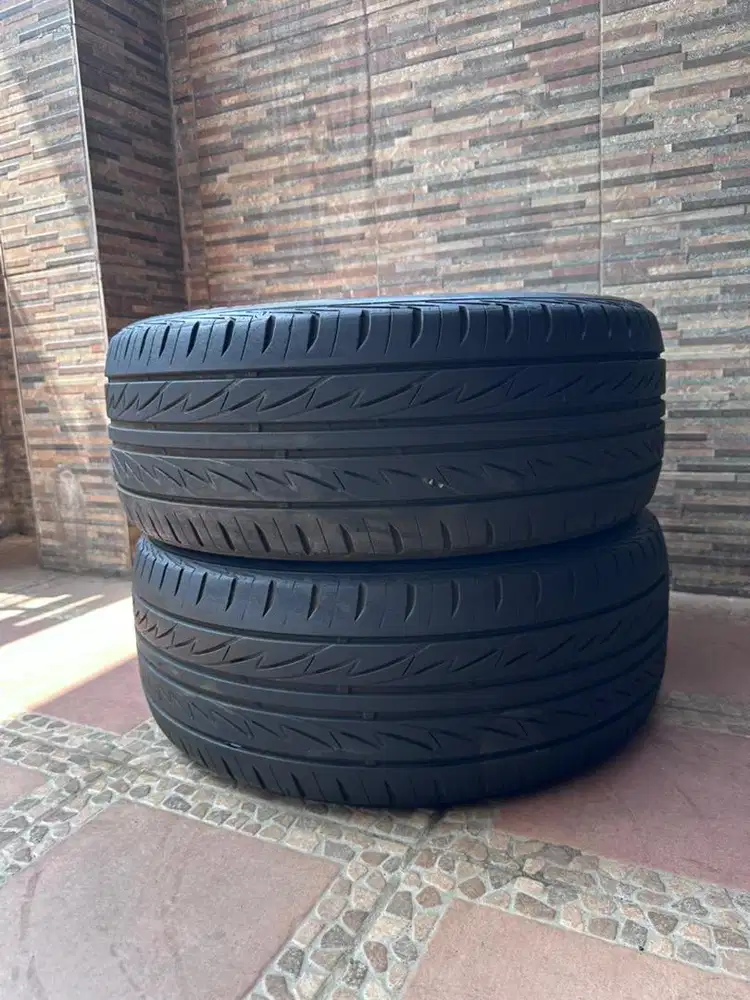 Ban Bridgestone Techno Sport 215 50 17 Nik. 2024 seperti baru