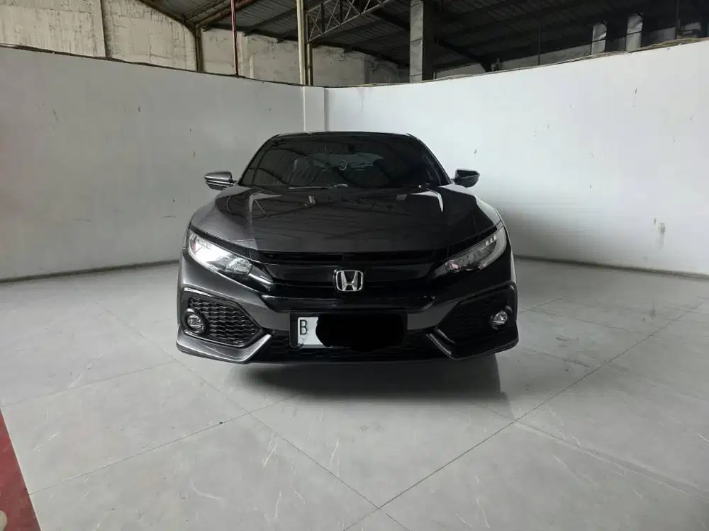 Honda Civic E Hatchback AT ( Matic ) 2019 Abu2 Tua Km 62rban On Going