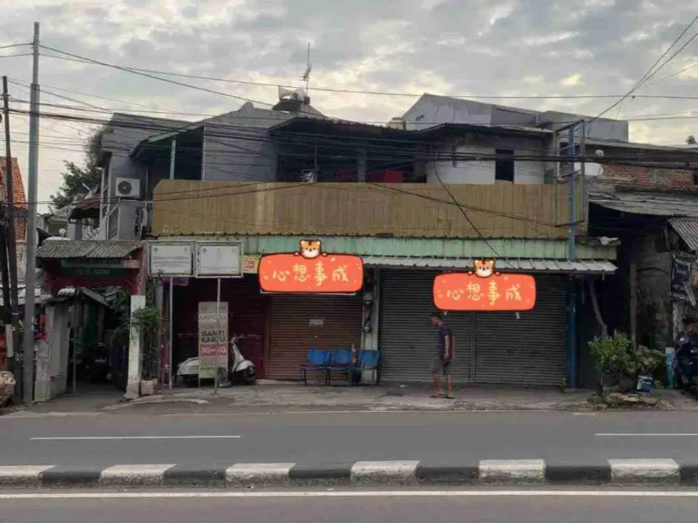 FOR SALE Rumah Plus 3 Toko
Jalan Raya Kalibata Jakarta Selatan