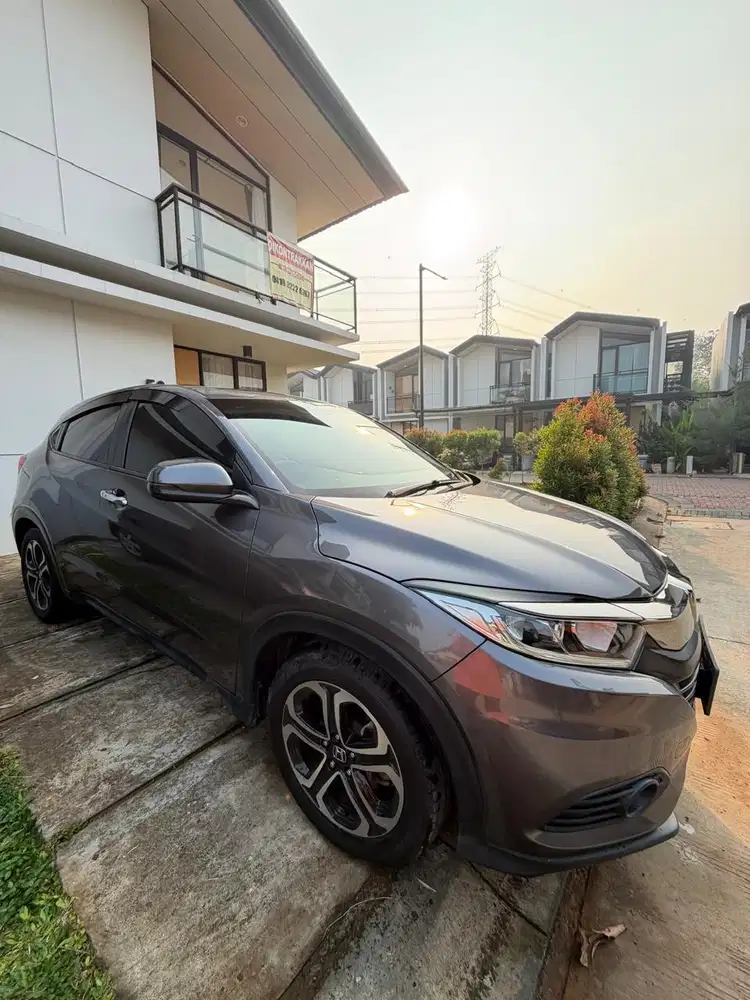 Dijual Honda HRV E-CVT 2019 KM 155rb kondisi terawat Pajak Panjaaaaang