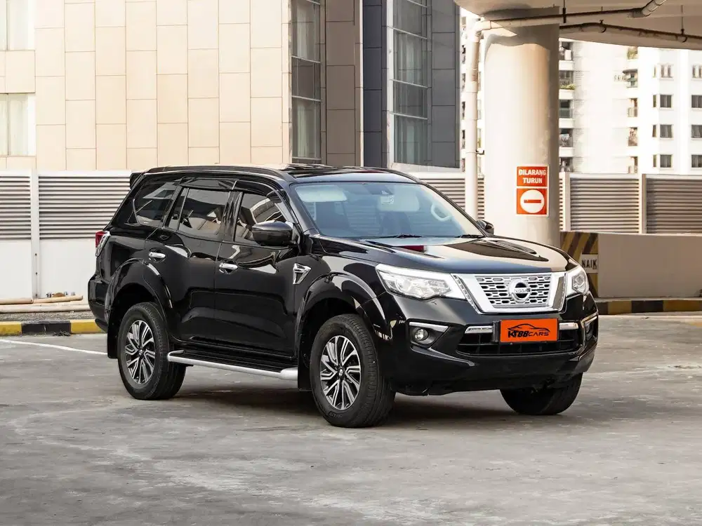 Nissan Terra VL 2.5 AT Diesel Hitam Th 2018