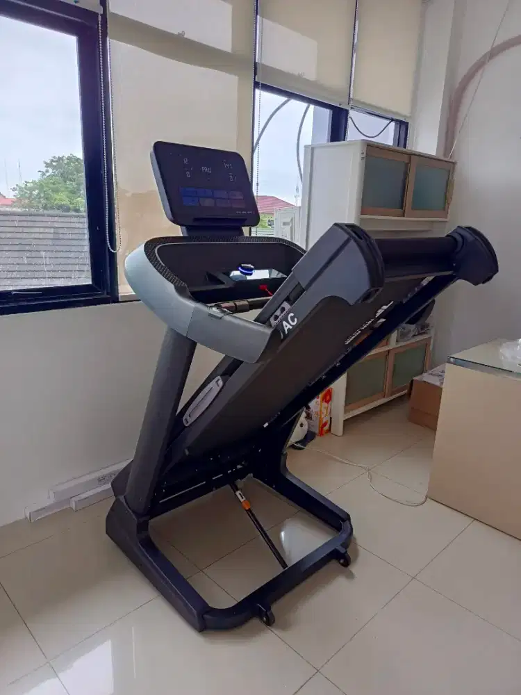 Ready treadmill commersil terbaru terlaris banjarmasin