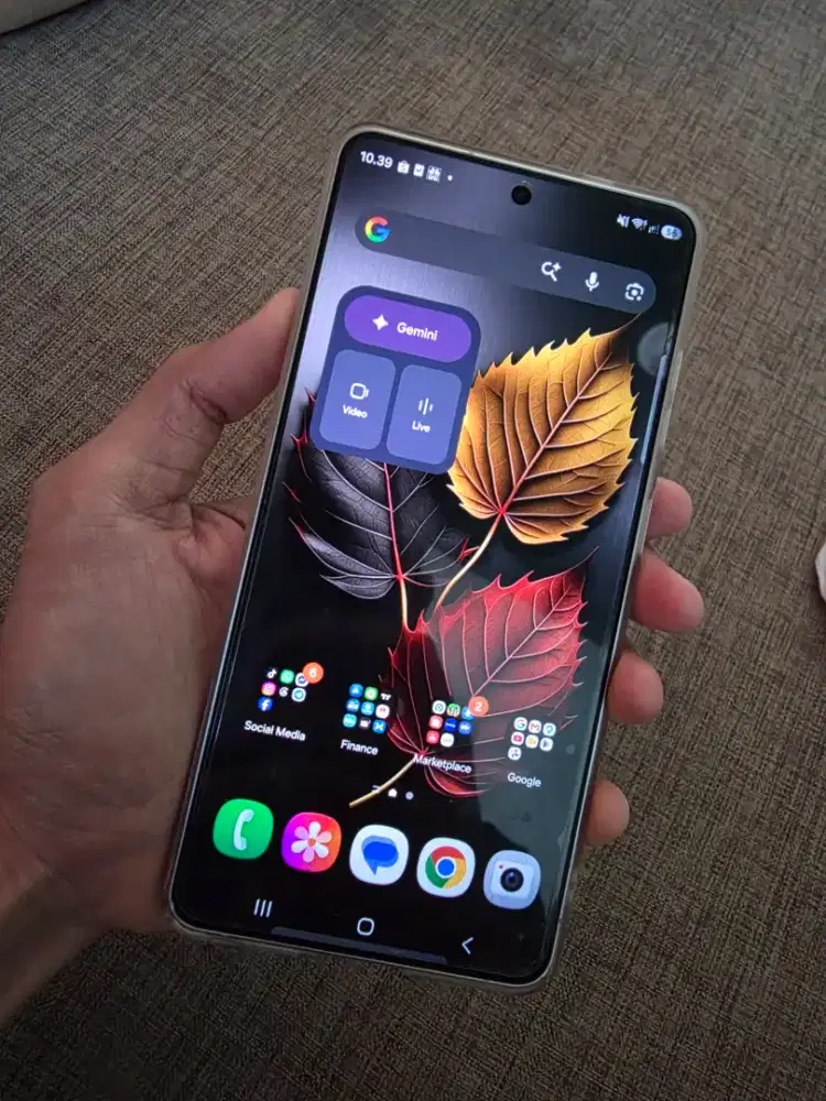 samsung galaxy S26Ultra 
Memori 512gb garansi panjang