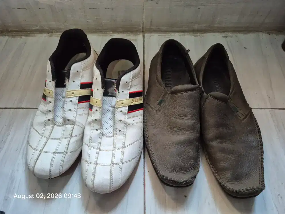 Sepatu futsal dan sepatu formal 42 43 44
