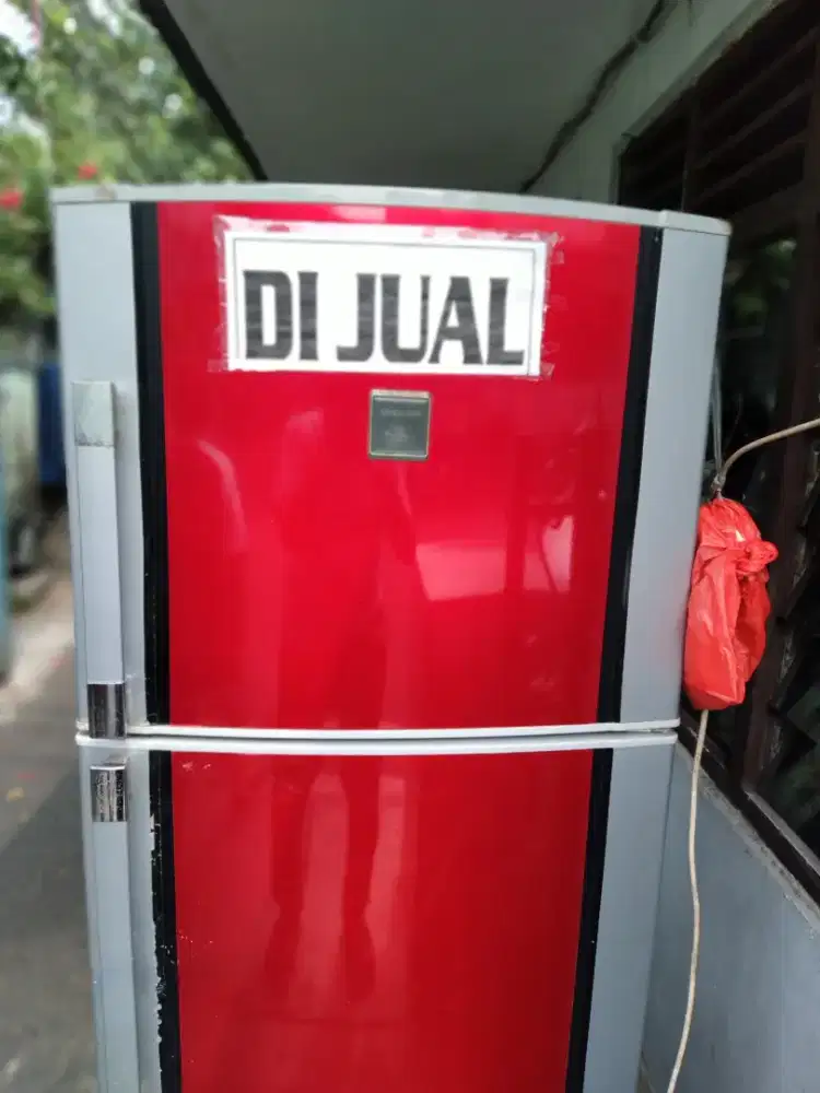 Dijual kulkas jumbo SHARP 2 pintu
