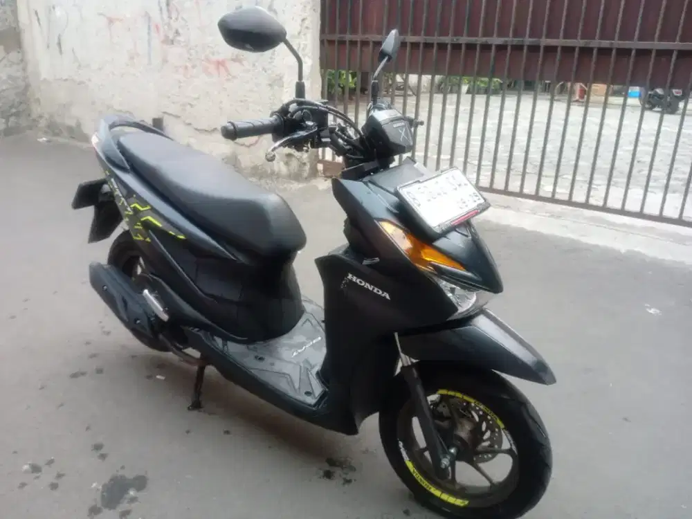 Honda beat stret thn 2024 pajak on plat B dki selatan