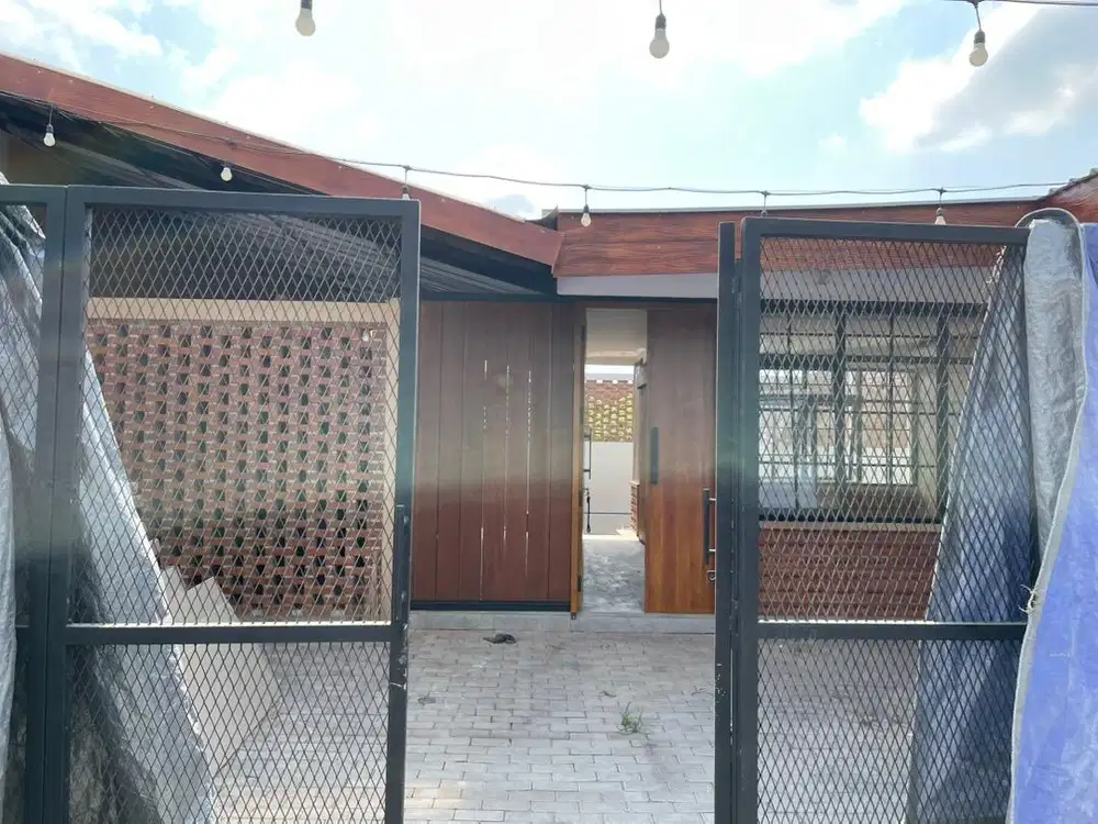 Disewakan rumah / ruang usaha depan ex kopi bento maguwoharjo sadar