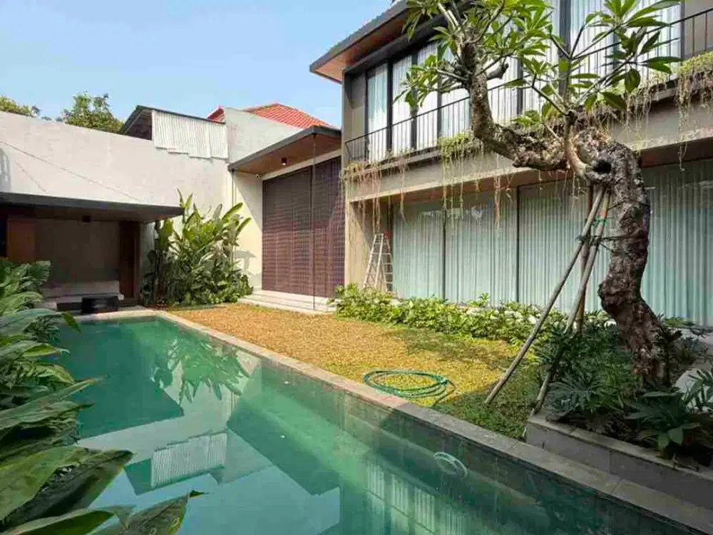 MODERN TROPICAL RESORT DI KOMPLEK JOGLO JAKARTA BARAT
