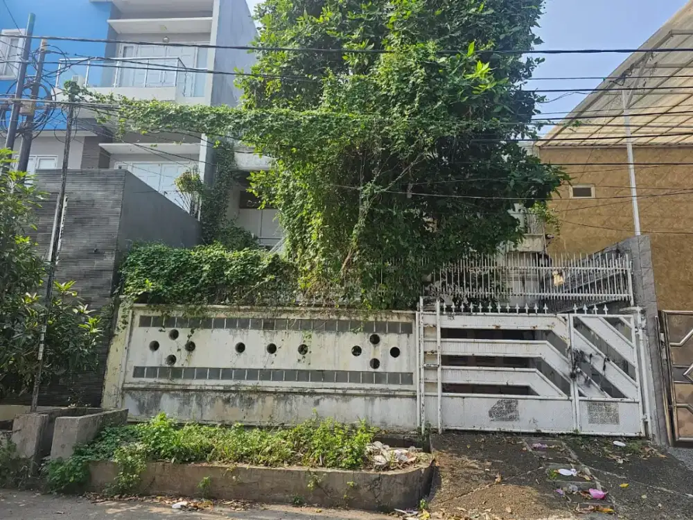 Dijual Rumah Tua Hitung Tanah Muara Karang