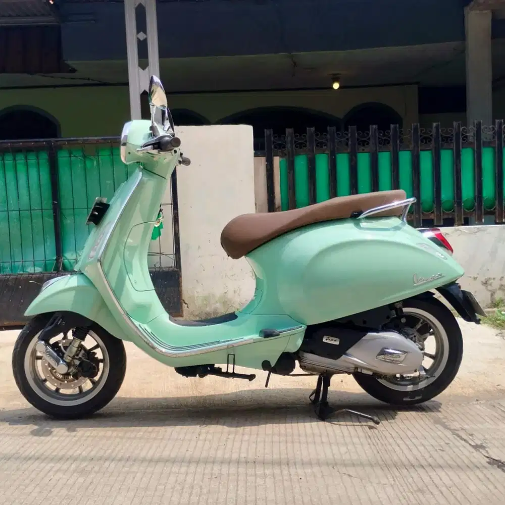 Vespa Primavera ABS 150 cc Tahun 2023 ISTIMEWA