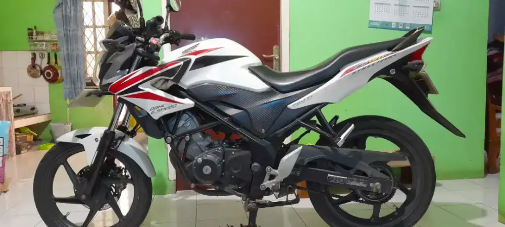 Honda CB160R Mulus Seperti Baru — Siap Pamer & Kebut-Kebutan