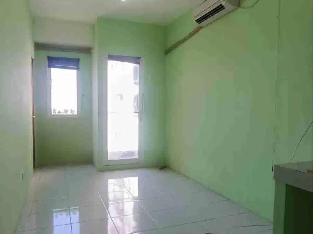 Puncak Dharmahusada 2 Kamar Kosongan Sudah Ada AC View Kota Dekat Galaxy Mall