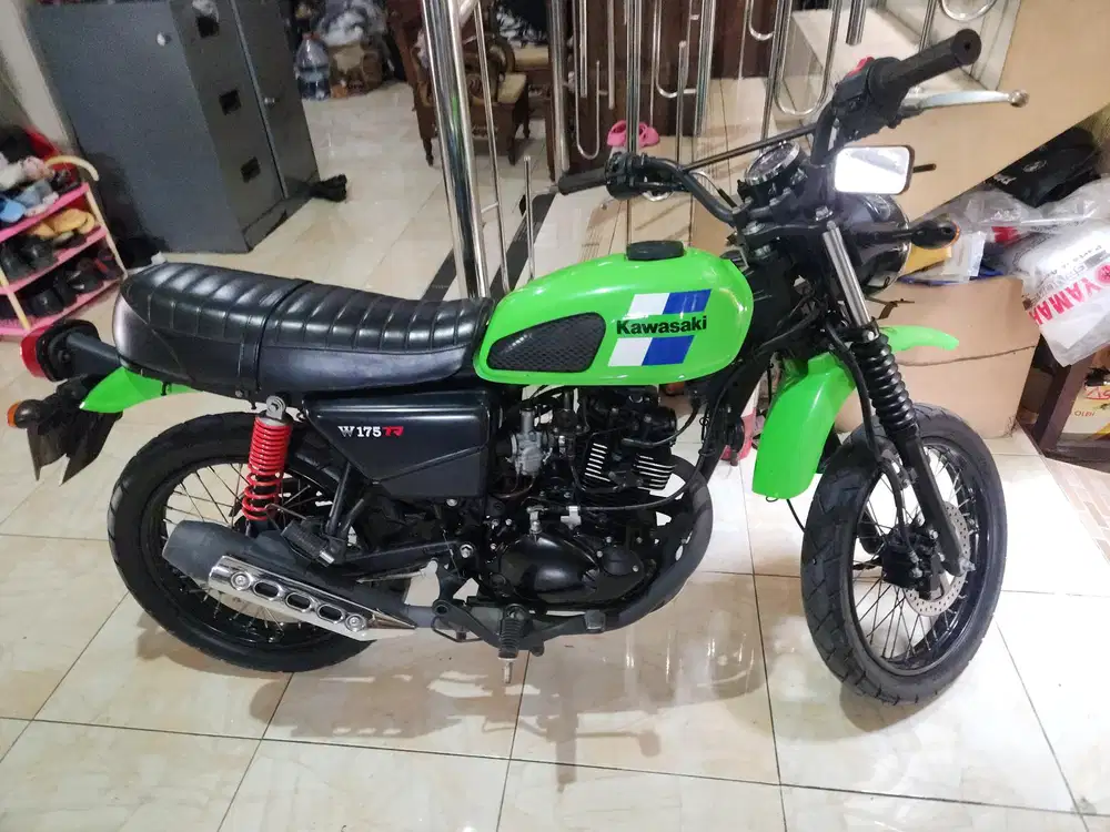 W 175 TR hijau 2022 mulus  Gbm