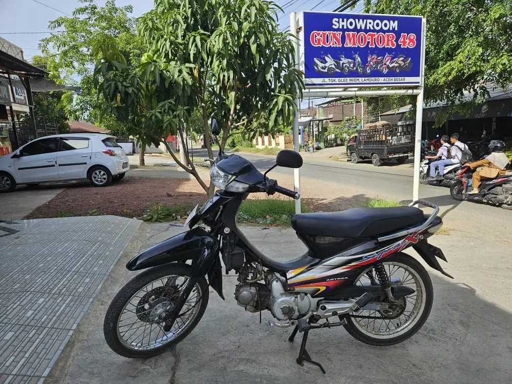 Di jual honda supra x tahun 2004
