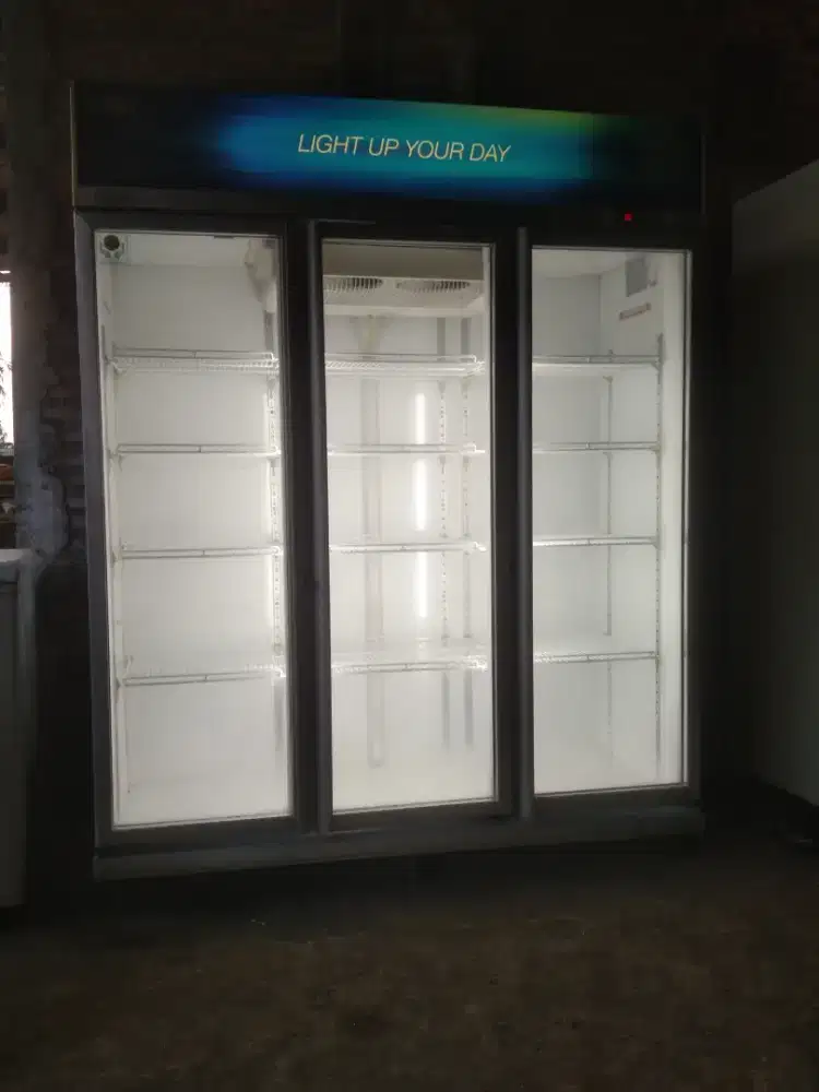 Showcase ciller dan chest freezer