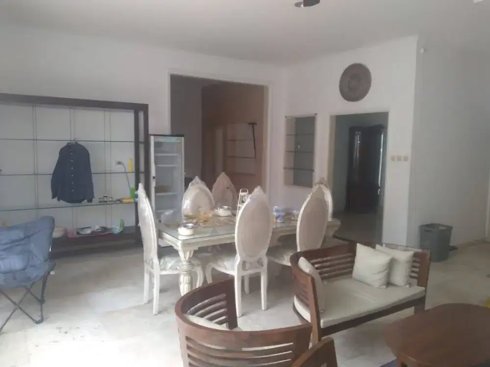 Disewakan Rumah dan cocok untuk usaha di Kelapa Gading, Jakarta Utara