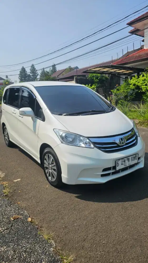 Honda Freed tipe E SD AT 2013