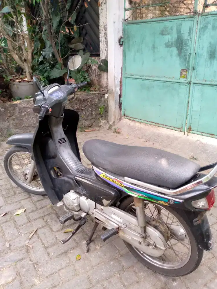 Dijual Honda Astrea Legenda 2001