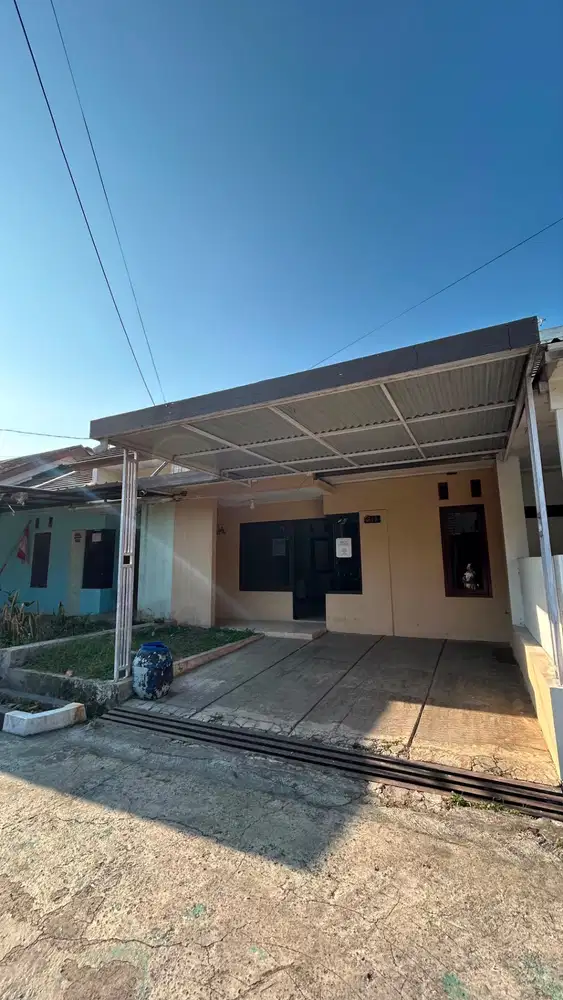 DIKONTRAKAN 1 UNIT RUMAH  TAHUNAN Di PERUMAHAN MUTIARA VENUE CLUSTER