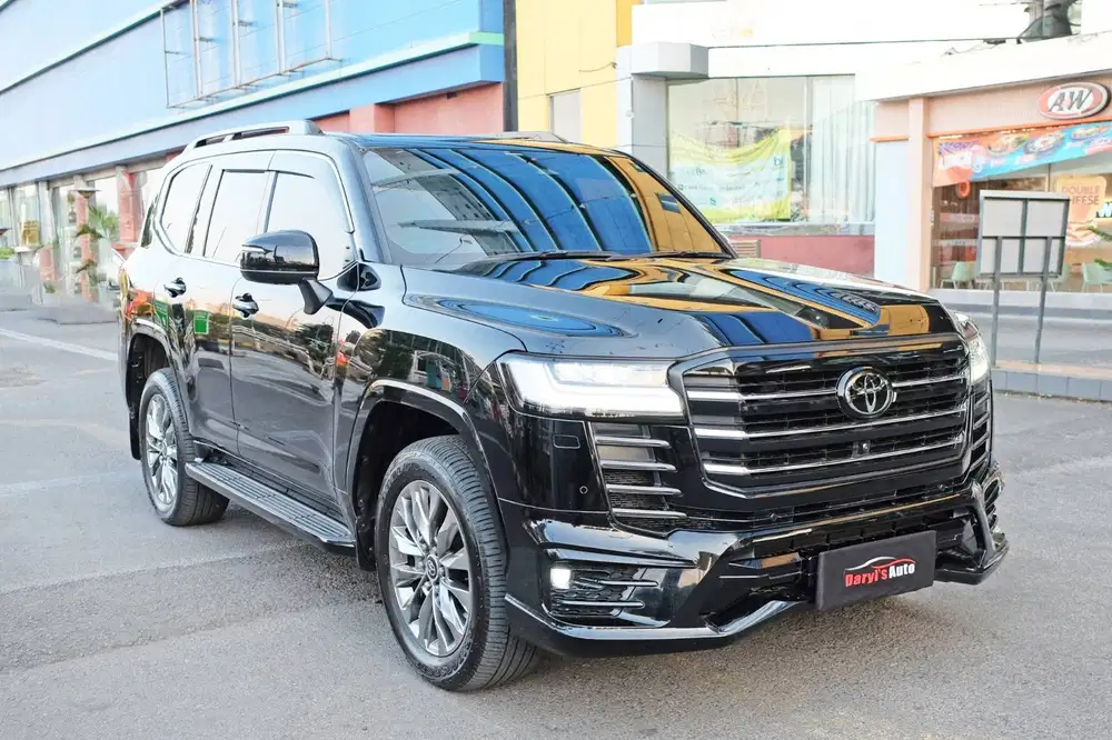 Like New Toyota Land Cruiser VX R 300 Diesel 2025