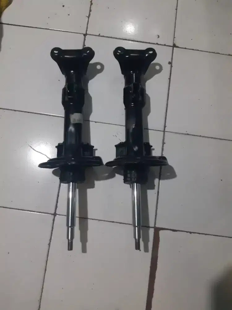 shock breaker depan mercy c200 merek SACHS