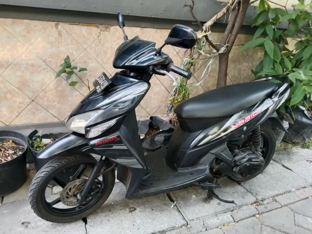 Honda vario 110 th 2010 warna hitam
