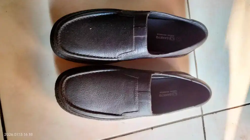 Sepatu Sankyo Black