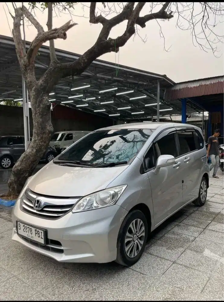 Honda Freed 2013 Bensin