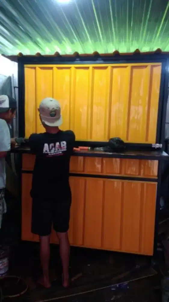 Rombong atau both kontainer
