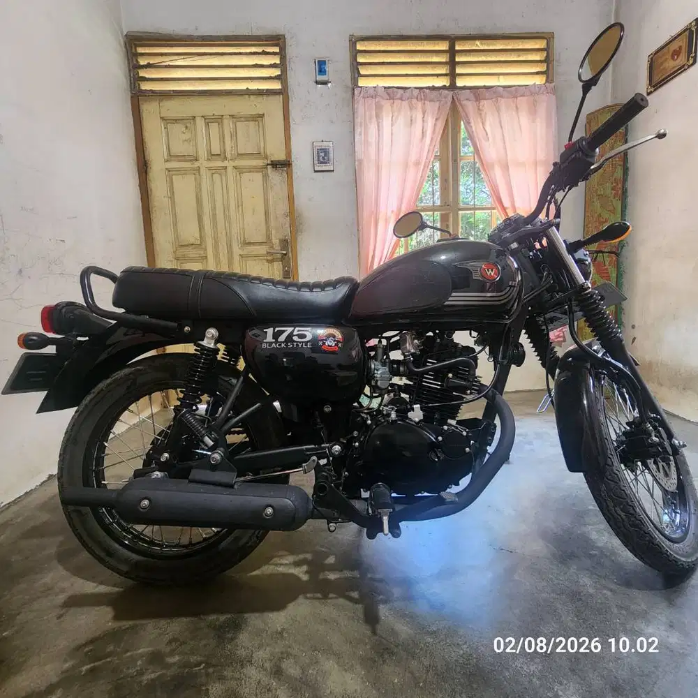 Kawasaki W175 Black style