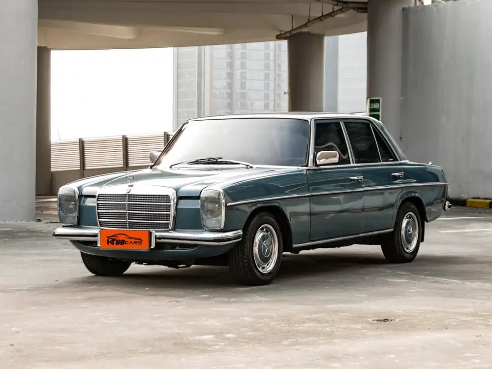 Mercedes Benz mini 200 w115 AT 1975