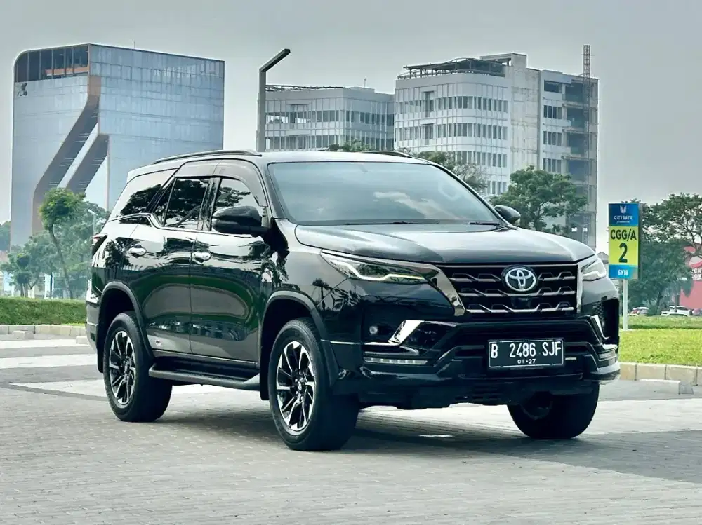 Toyota Fortuner Vrz GR 2.4 Automatic 2022 Diesel Hitam Metalik
