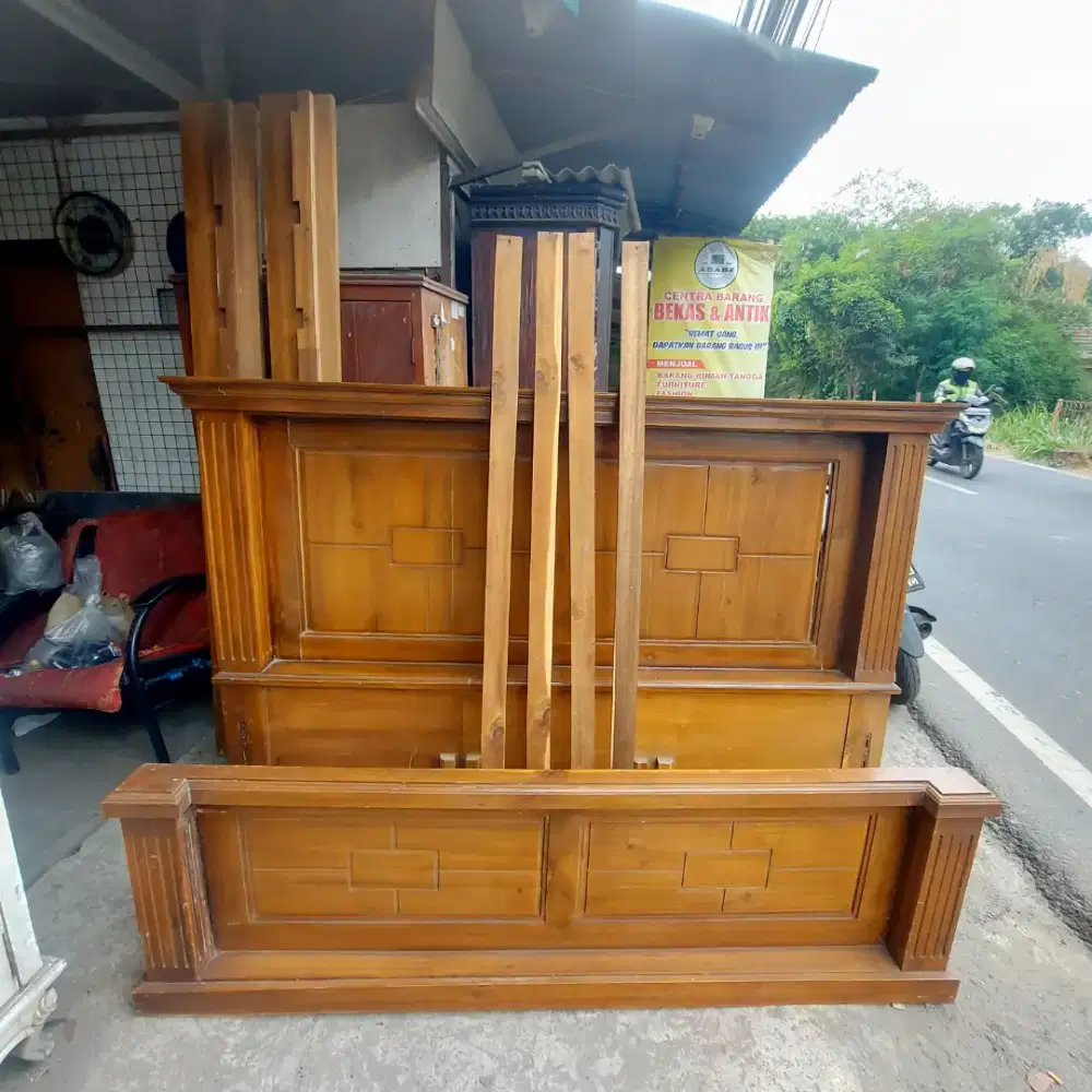 Dipan Kayu Jati Solid untuk Kasur Queen Size 160x200 Klasik Minimalis