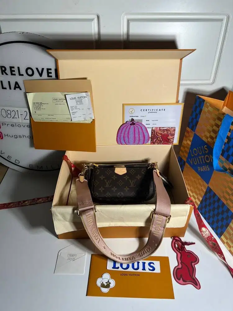 preloved multi Pochette Accessoires rose clair authentic