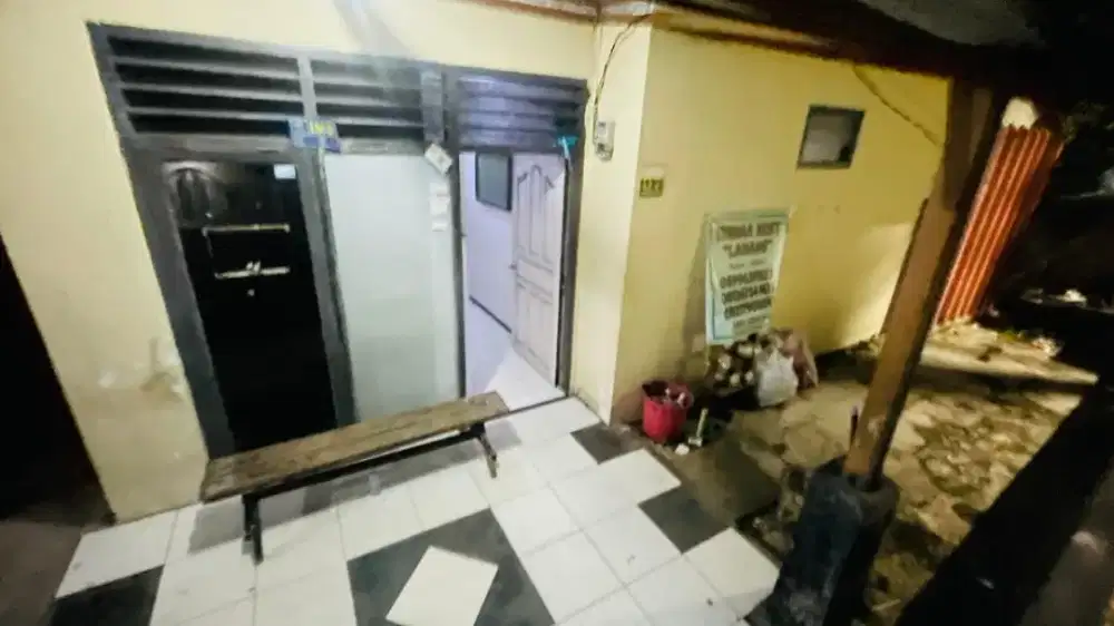 Djual Rumah Kostan 9 kamar lokasi strategis