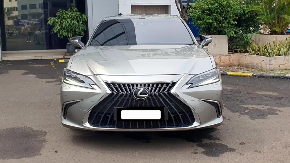 Km 9rb lexus es300 hybrid ultra luxury 2023 sonic titanium